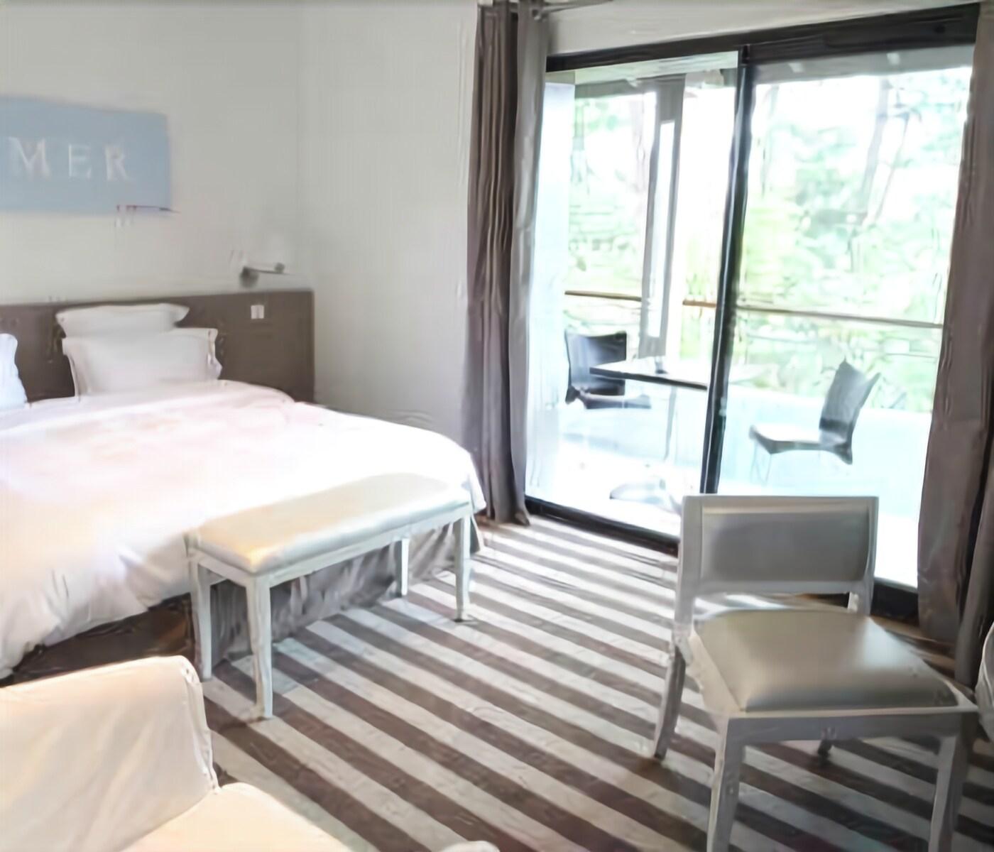 Hotel 202 17/47