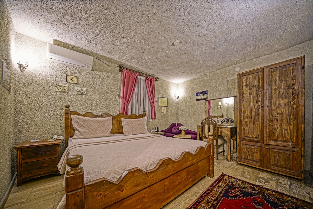 Maccan Cave Hotel 32/70