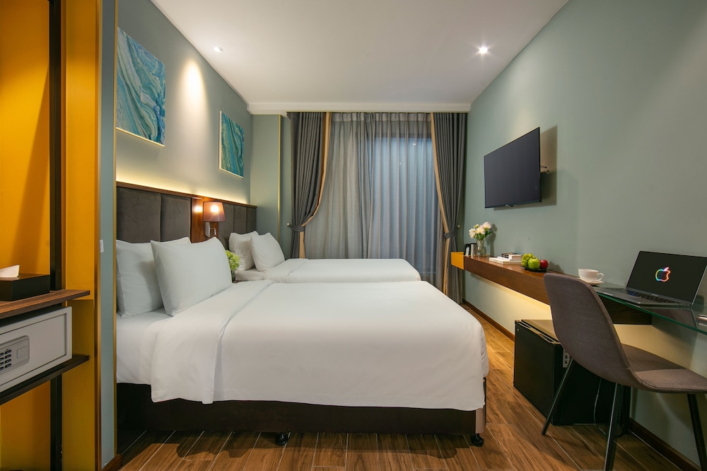 DELUXE, TWIN BEDS