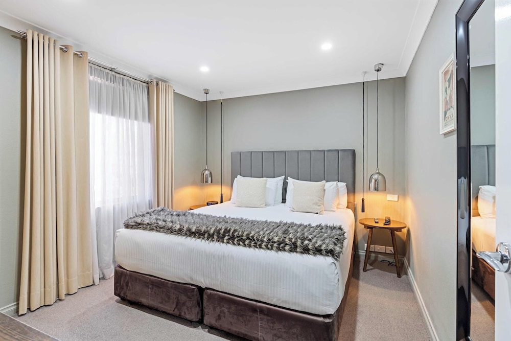 1 Bedroom, Suite, King Bed