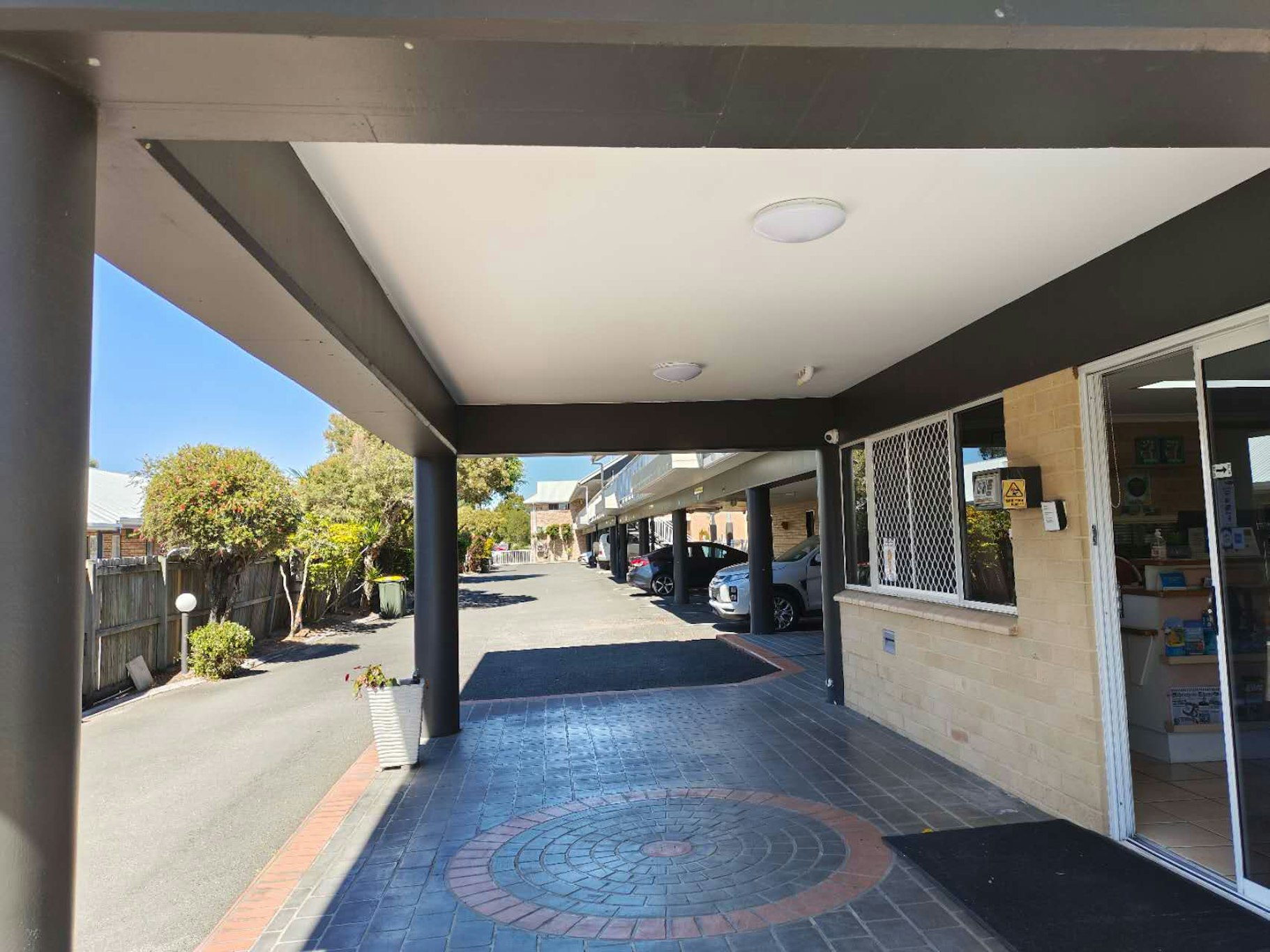 Ambassador Motor Lodge 32/49