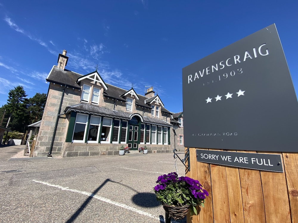 Ravenscraig Guest House B&B 6/50