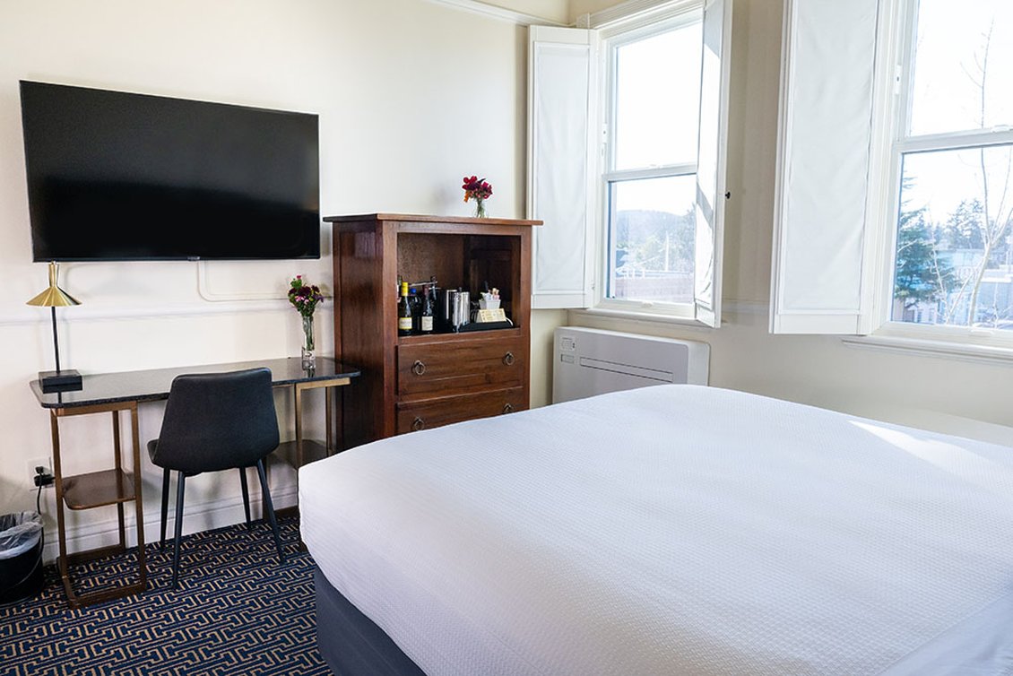 Majestic Inn & Spa 22/80