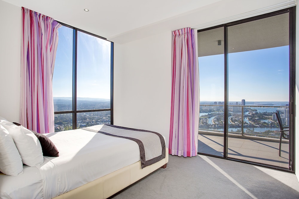 3 BEDROOMS, SPA
