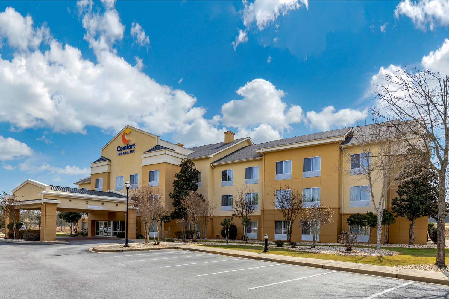 Comfort Inn & Suites Camden, SC 24/24