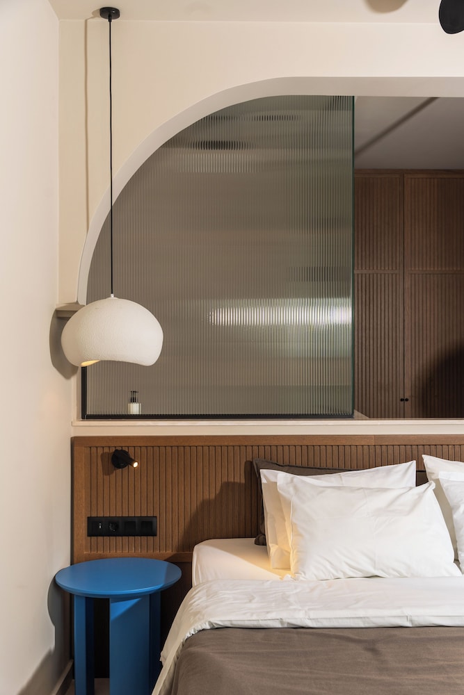 JUNIOR SUITE, PARTIAL SEA VIEW