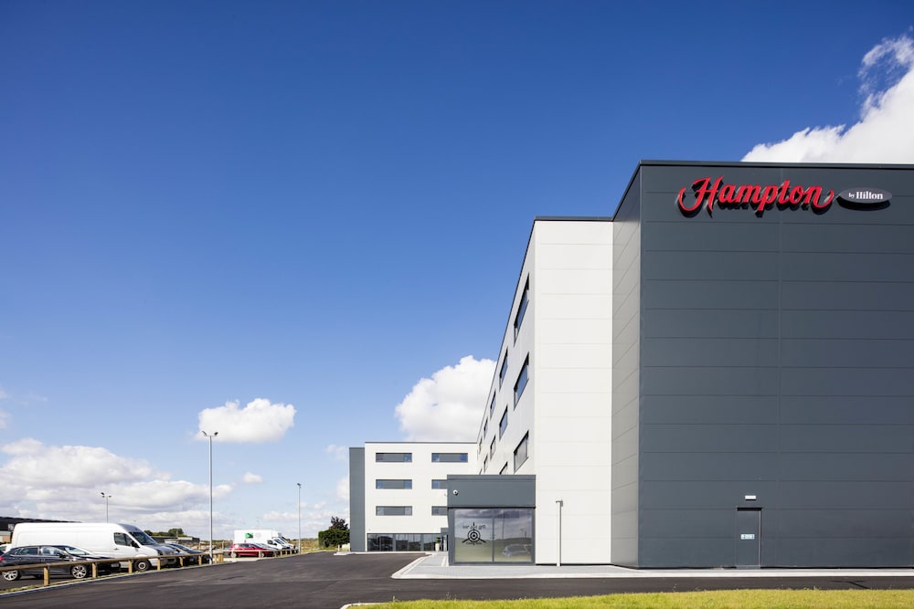 Hampton By Hilton Humberside Airport 16/38