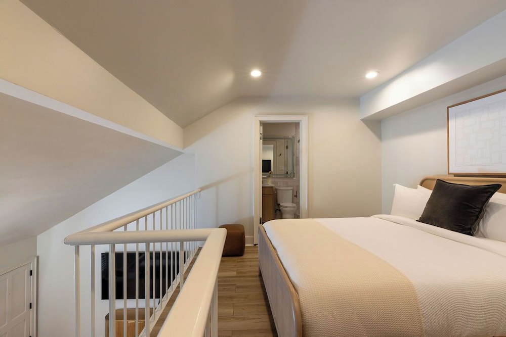 Presidential, Studio, Suite, King and Queen Bed