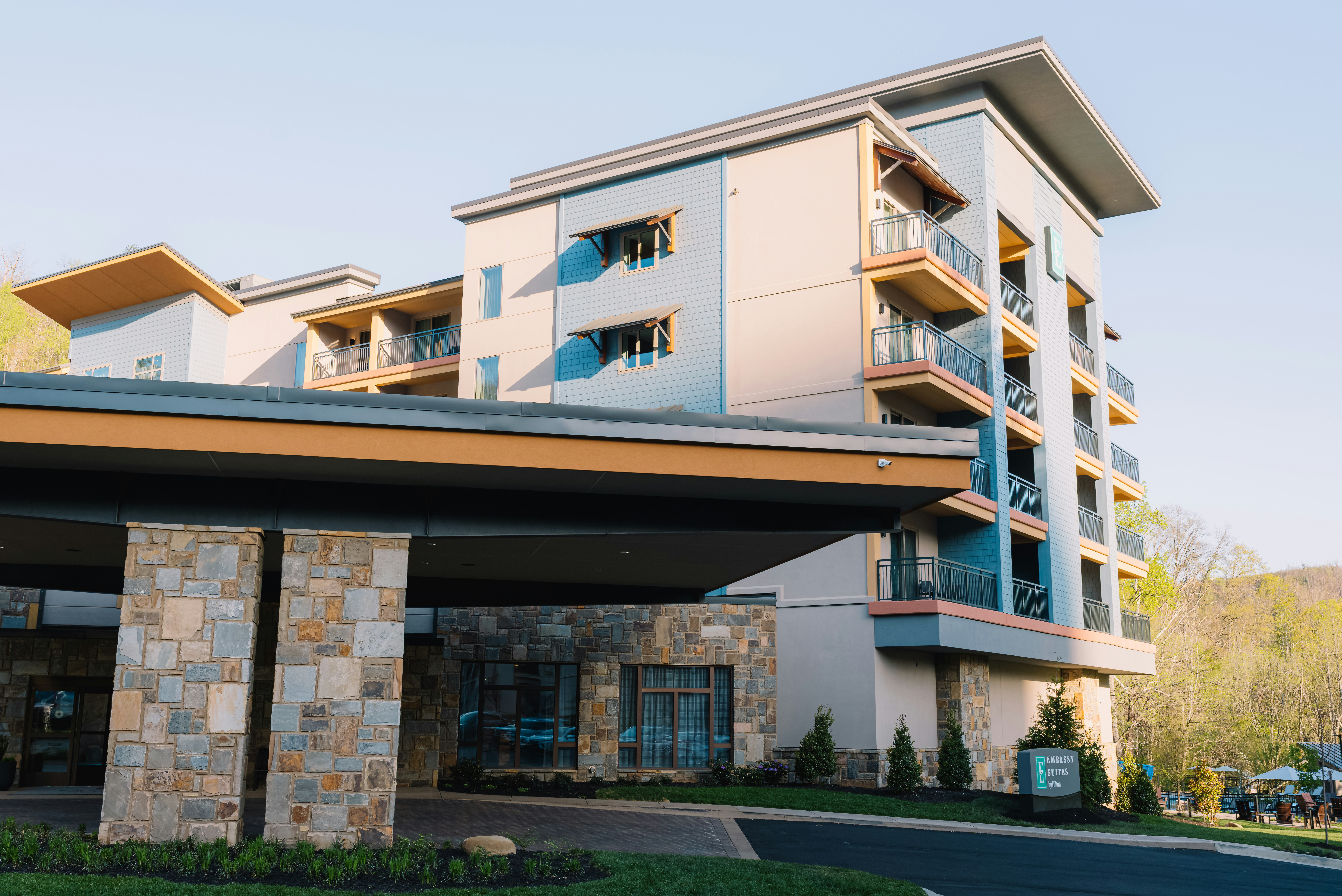 Embassy Suites by Hilton Gatlinburg Resort 4/55