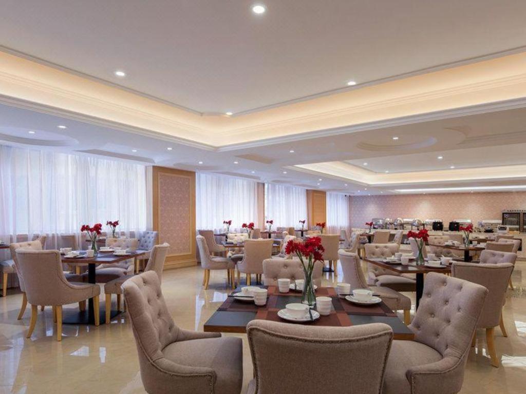 Vienna Hotel Huizhou (Huabianling Square Branch) 36/50