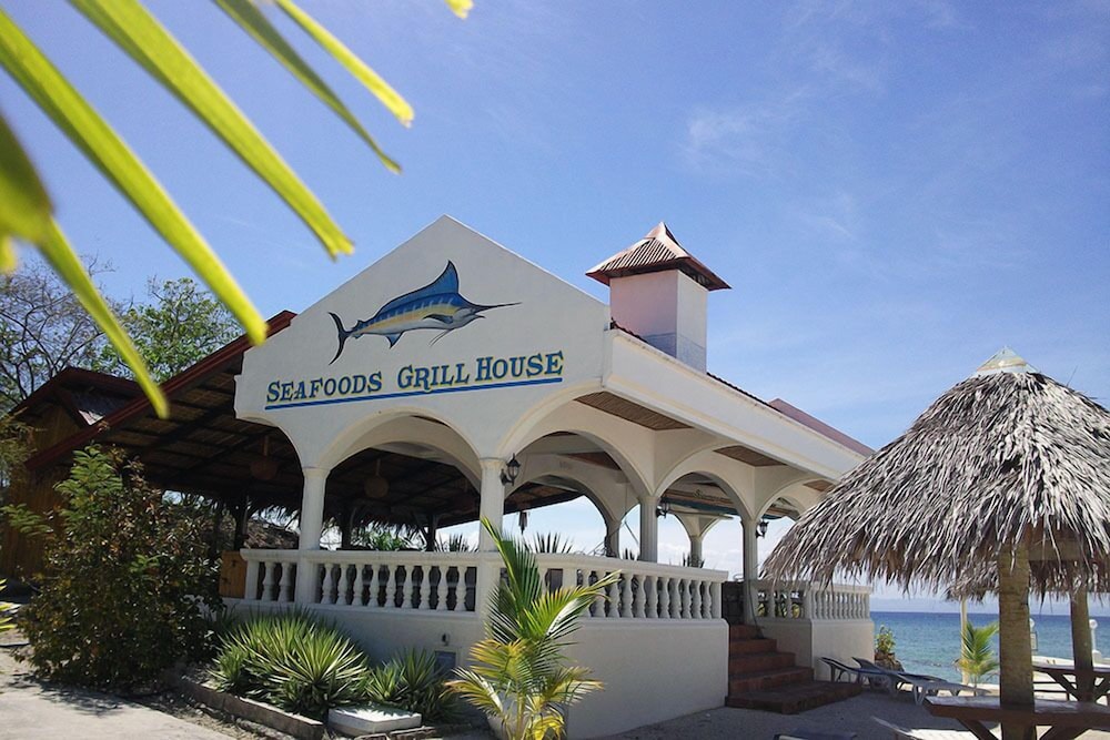 Whispering Palms Island Resort 4/40