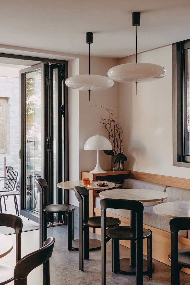 Hotel Moderne 28/50