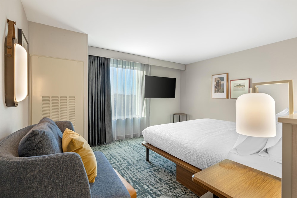 Homewood Suites by Hilton Walker Grand Rapids North 24/56