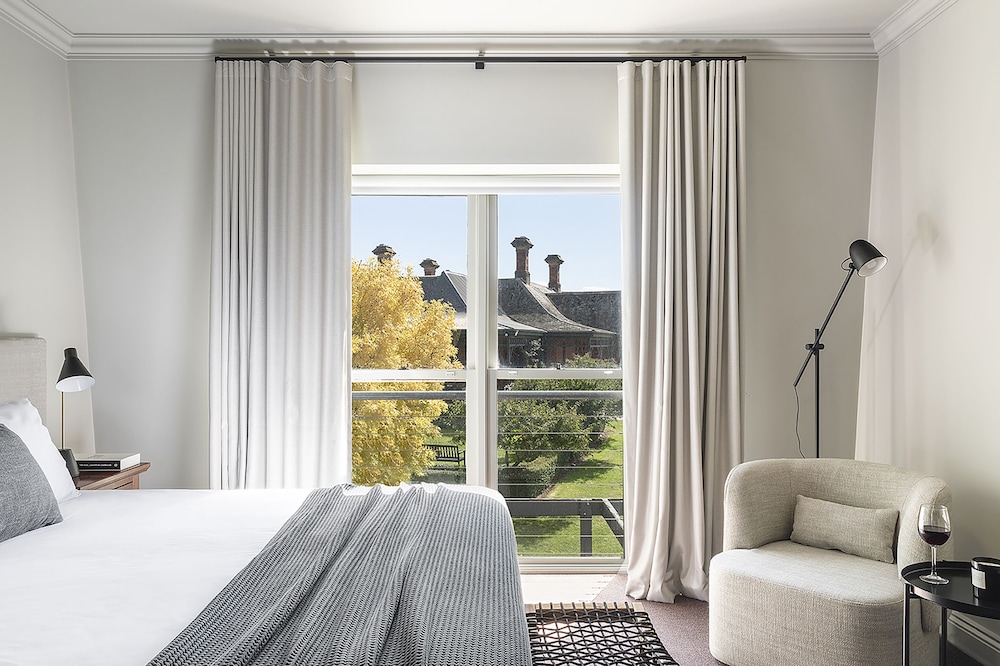 Garden, Superior, King Bed