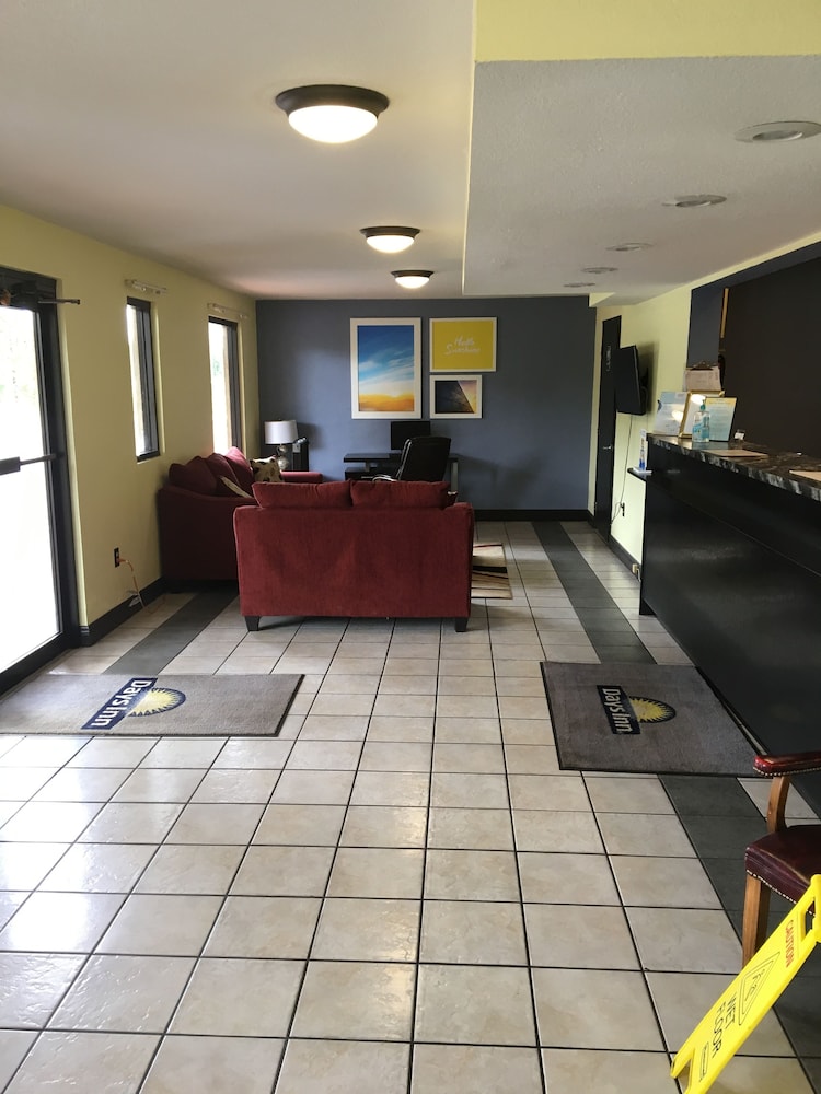 Days Inn By Wyndham Lake City I-10 9/35