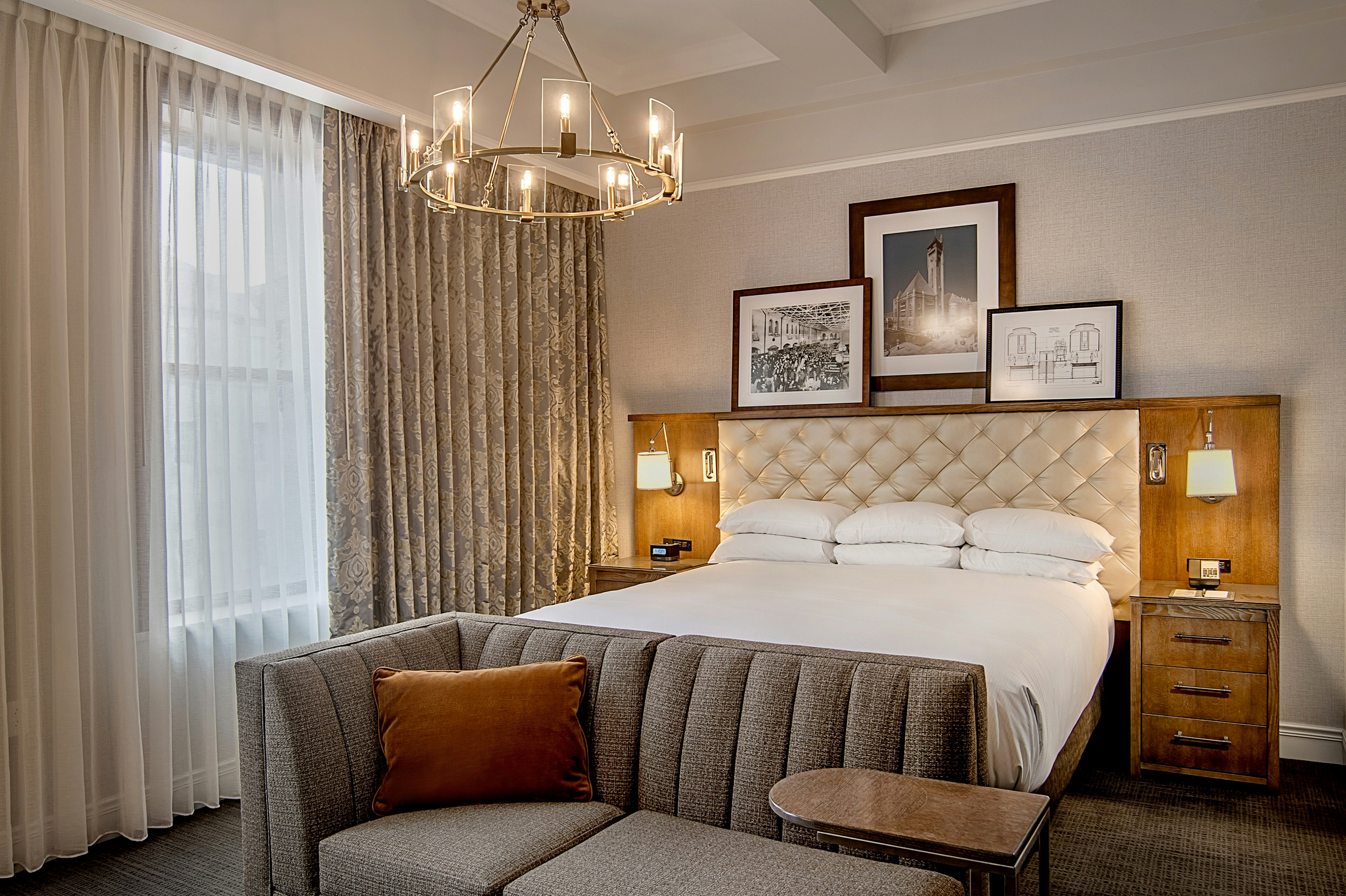 TOWER, JUNIOR SUITE, KING BED
