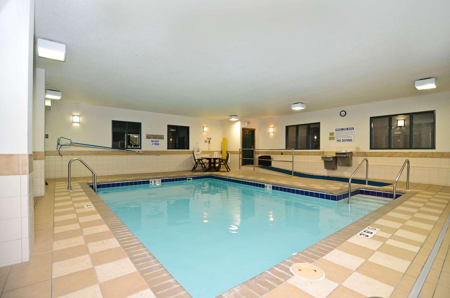Country Inn and Suites by Radisson Stevens Point WI 4/21
