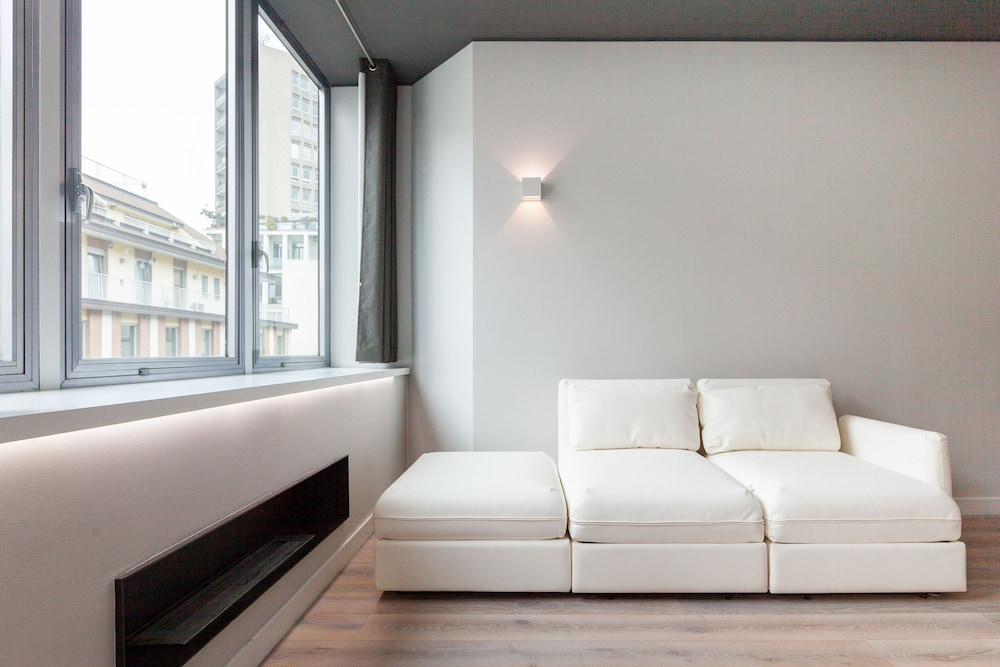 easyhomes - City Centre Suites 20/50