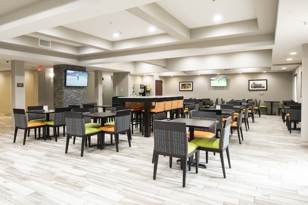 Comfort Inn And Suites Near Medical Center 46/56
