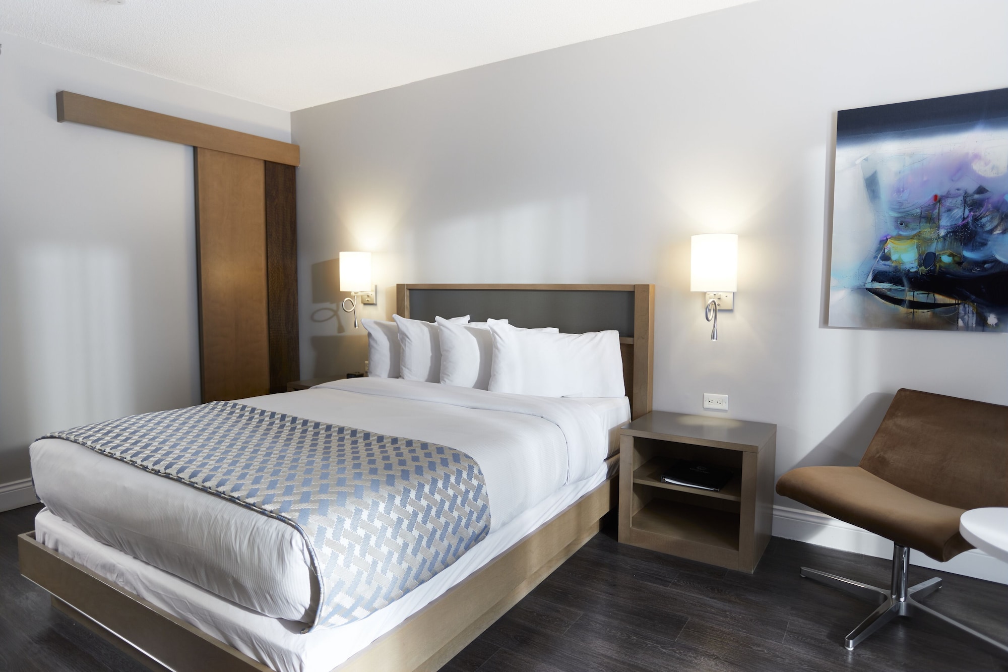 غرفة قياسية بسرير كوين في الطابق الأرضي، Hotel Cofortel 2/4