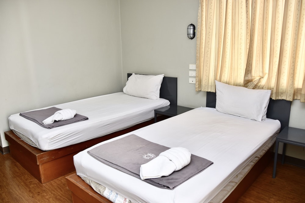 Bhiman Inn 8/51