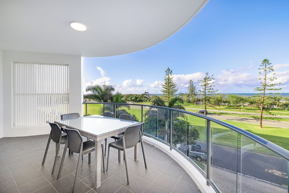 Meridian Alex Beach 24/50