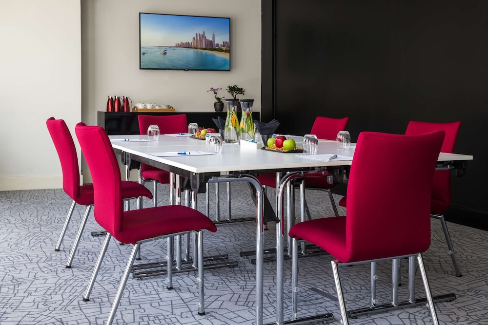 Park Inn By Radisson Dubai Motor City 64/76
