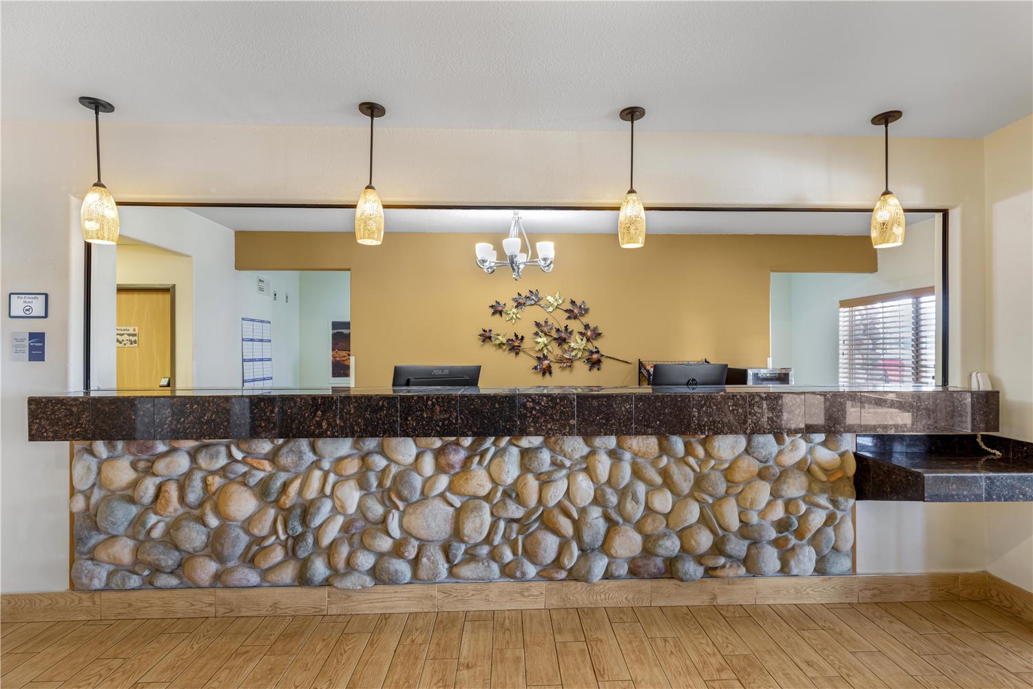 Best Western Firestone Inn & Suites 8/34