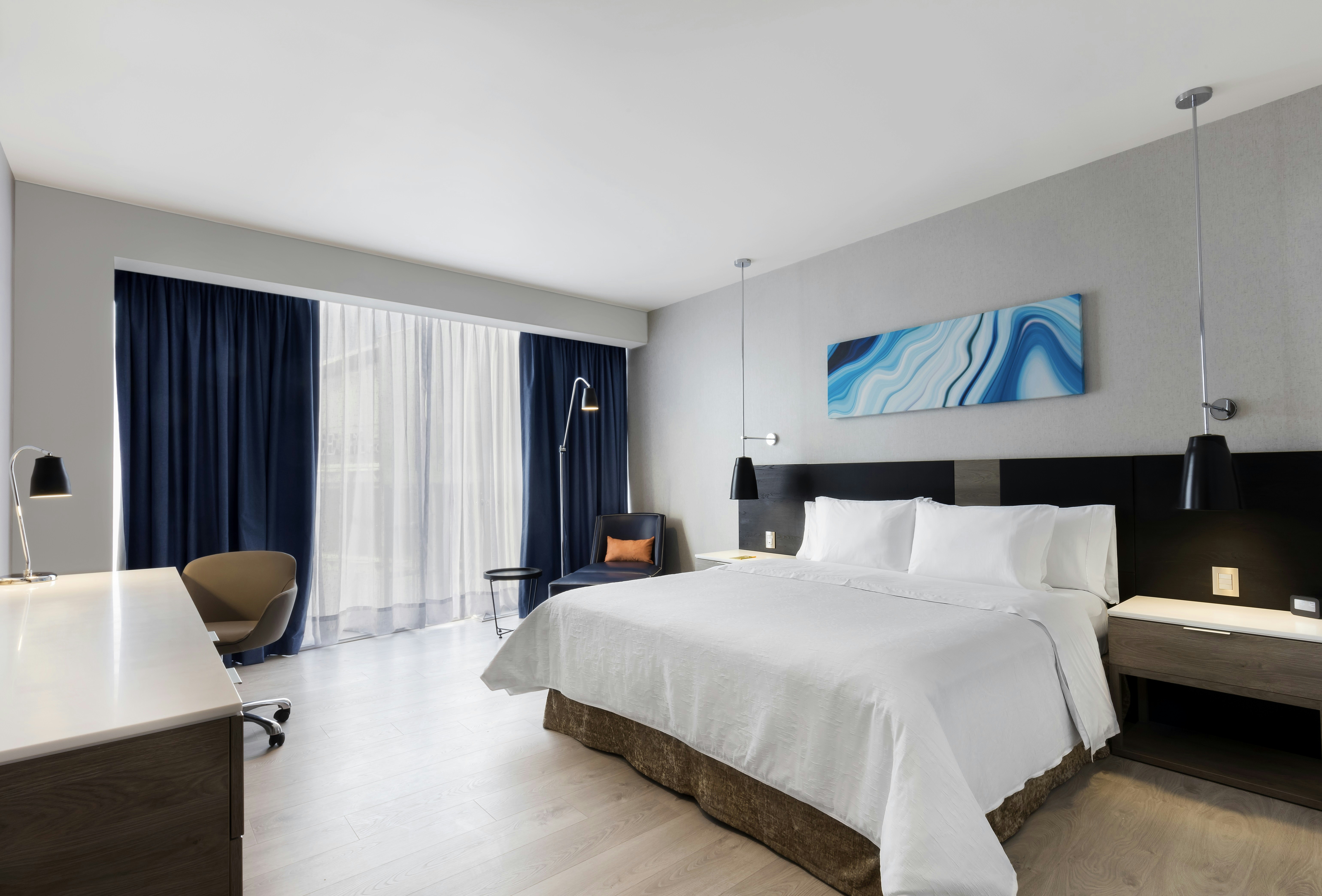 1 BEDROOM, SUITE, KING BED