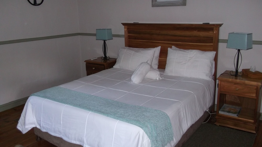 Housemartin Guest Lodge 15/46