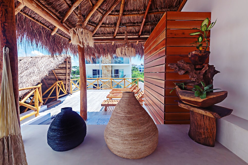 Verandah Studios 30/45
