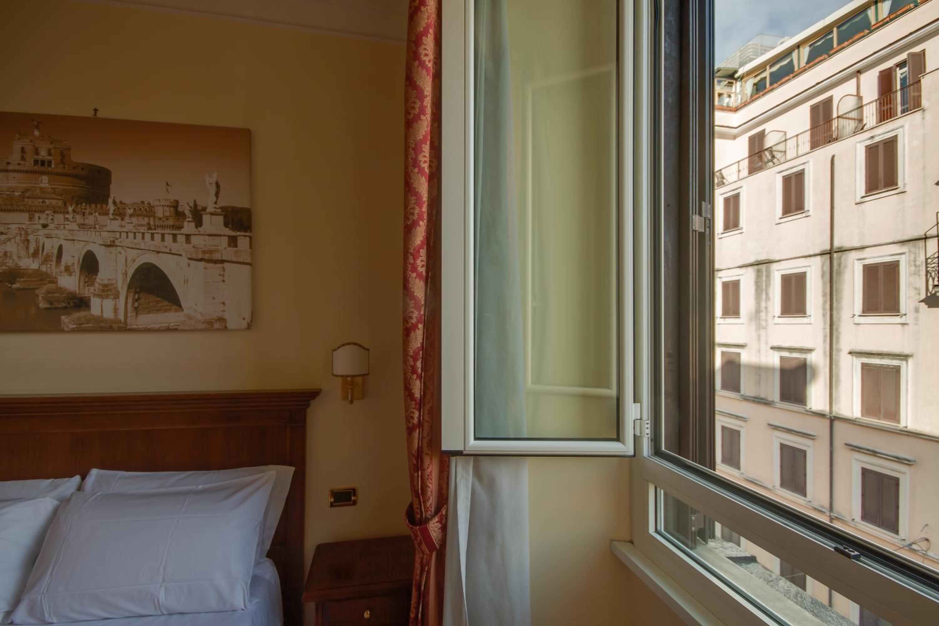 غرفة بسرير مزدوج أو سريرين منفصلين، Hotel Romantica 4/10