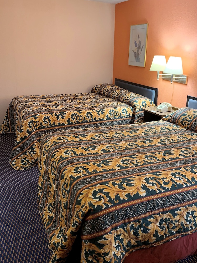 Red Carpet Inn & Suites Lima 10/64