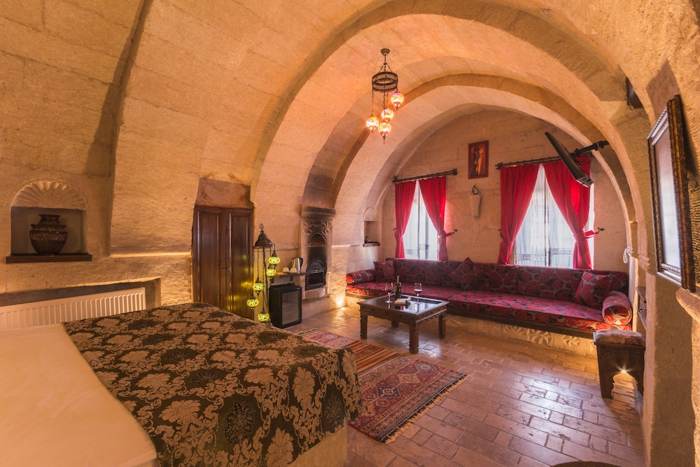 Mystic Cave House Hotel 27/50