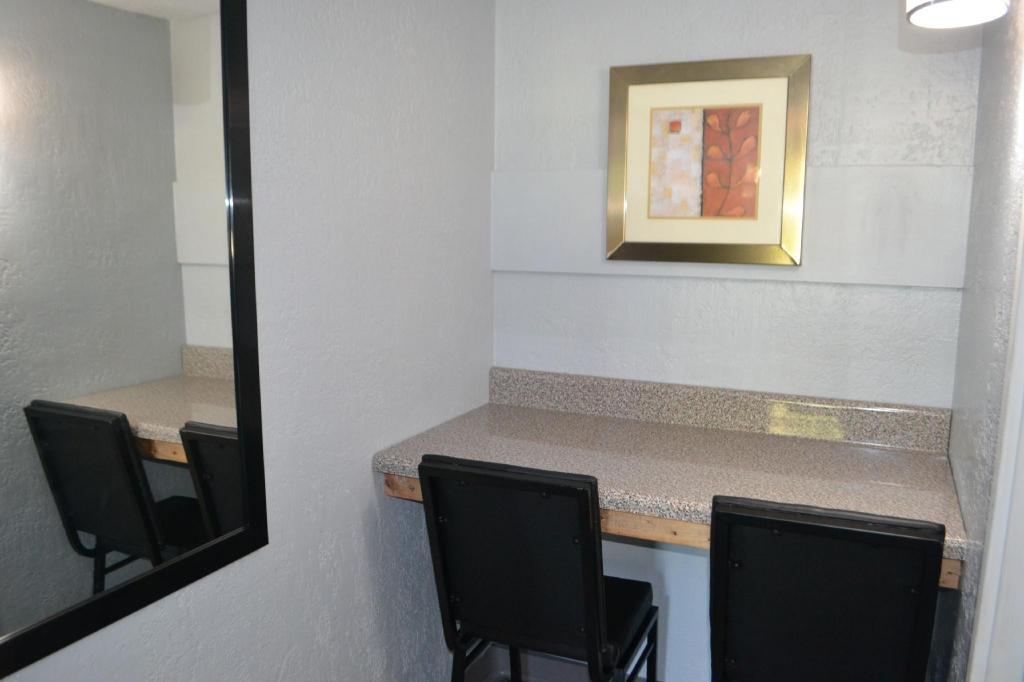 Knights Inn Jacksonville North 24/31