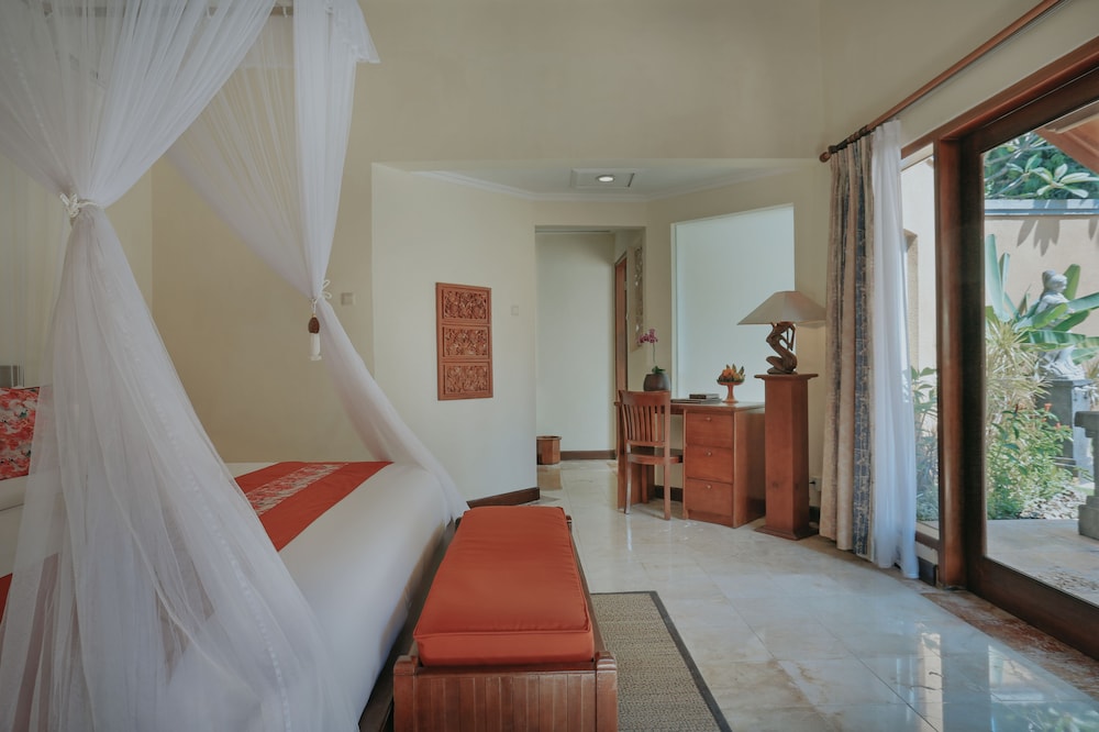Parigata Villas Resort 5/40