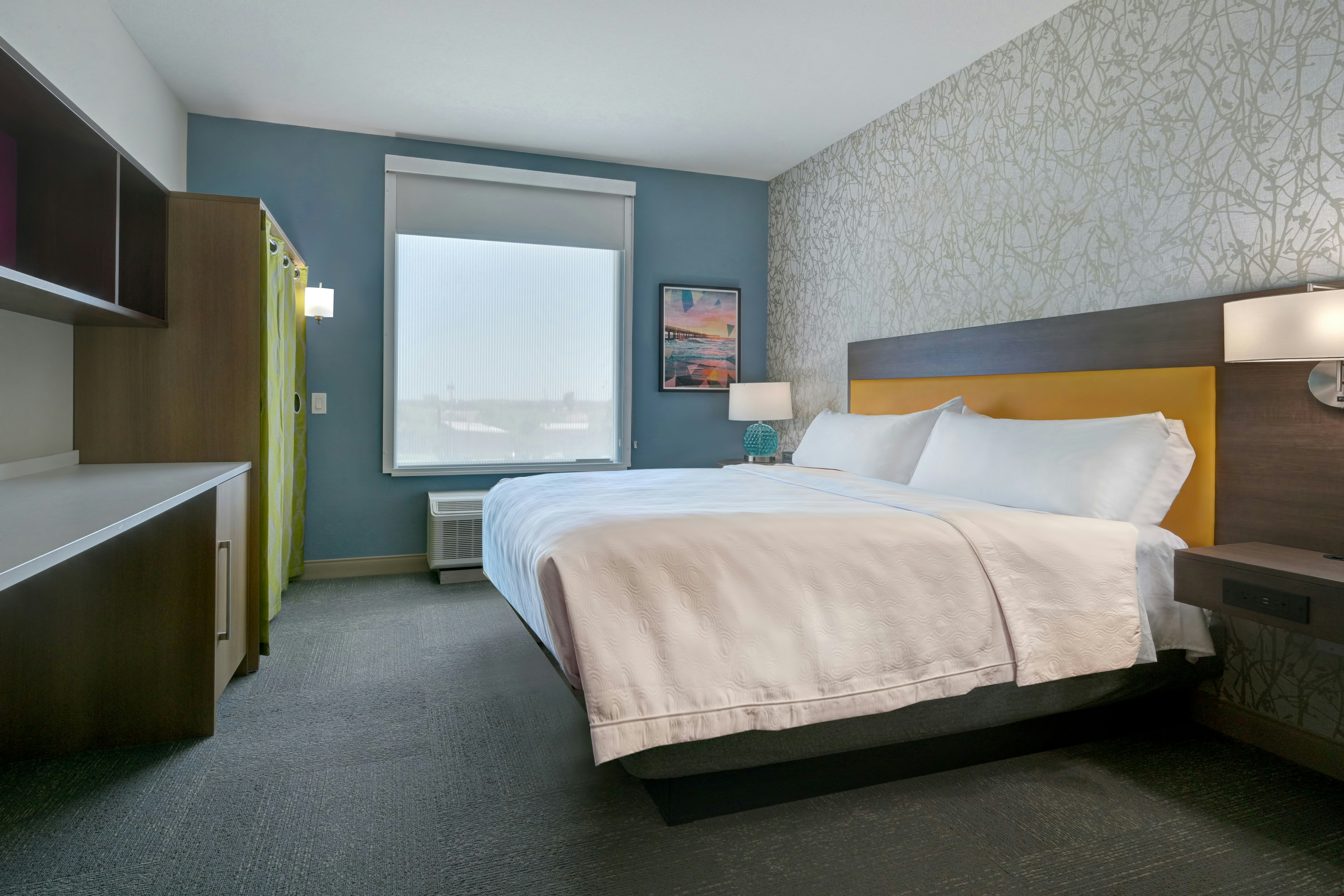 STUDIO, SUITE, KING BED