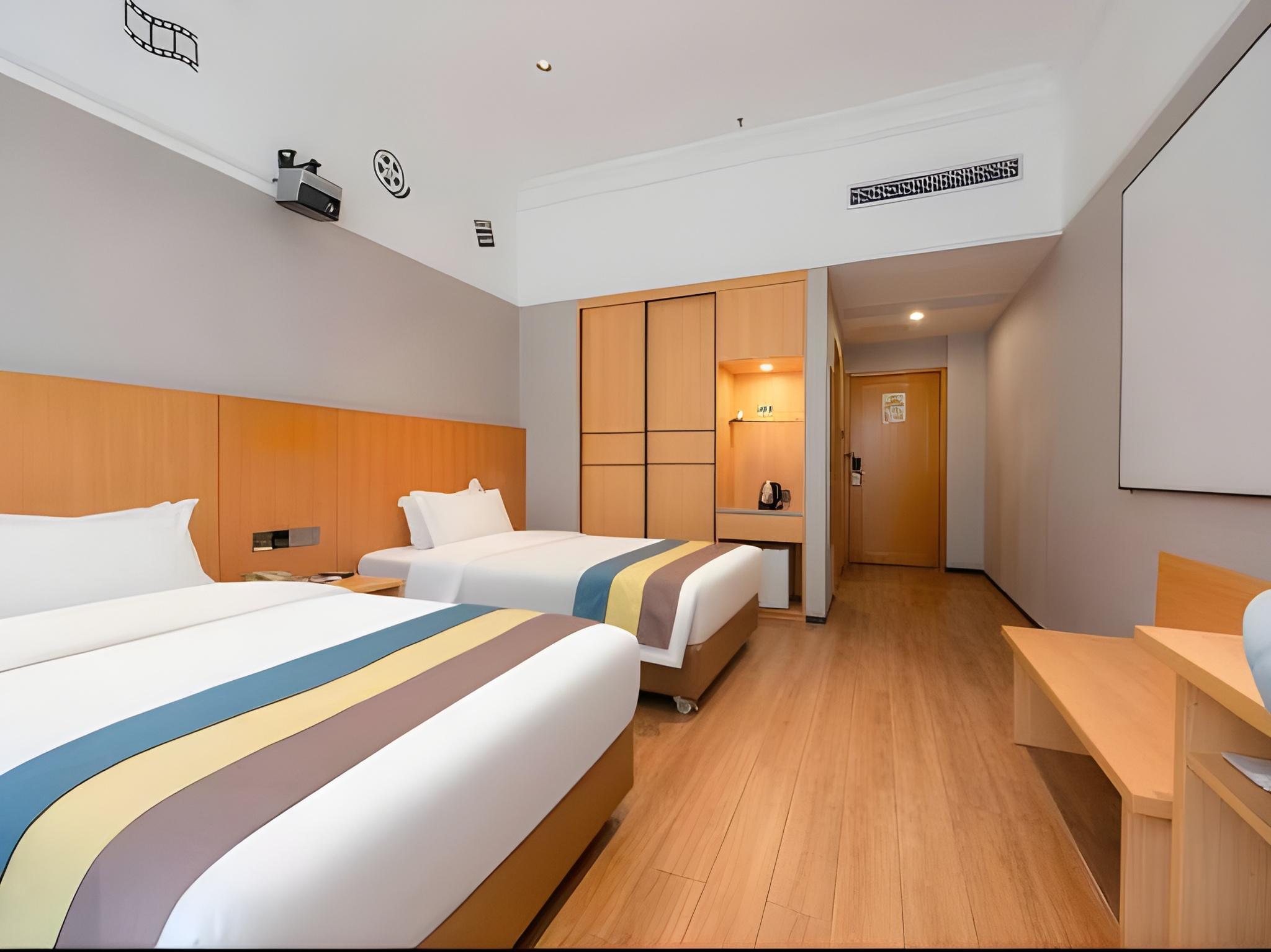 Cozy, Feature, Twin Beds