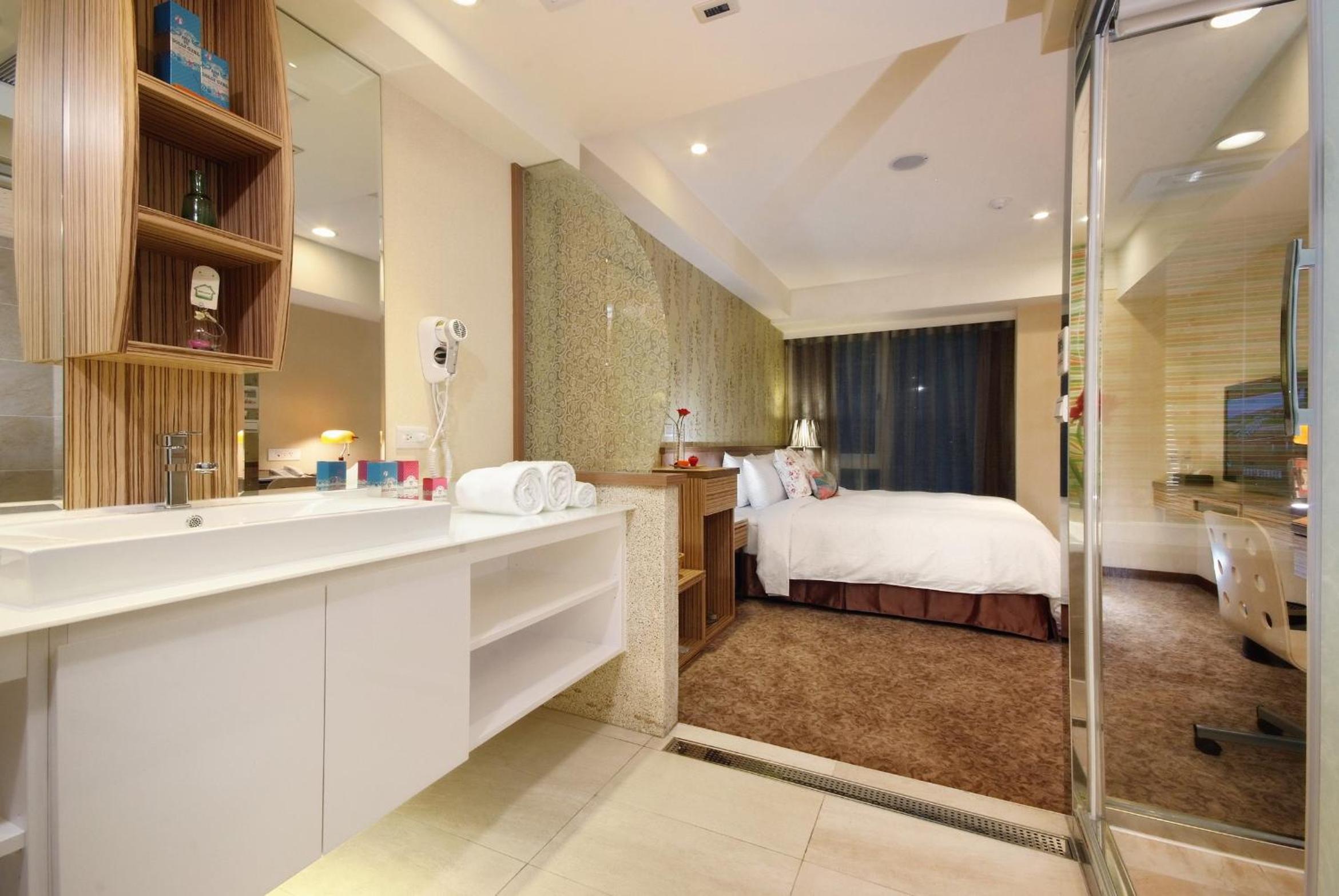 Business, Twin Beds