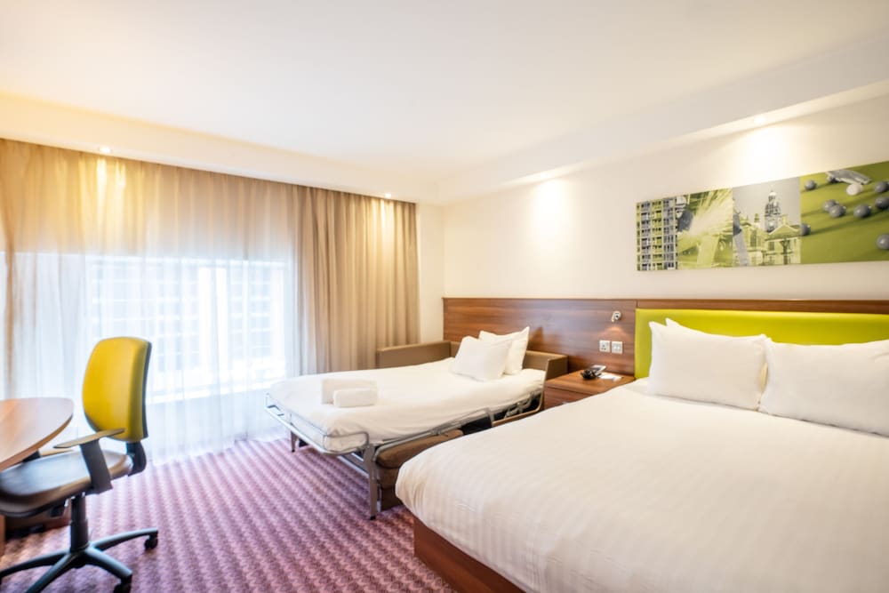 Hampton By Hilton Sheffield 17/56