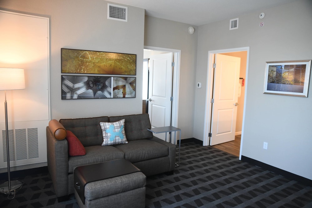 Towneplace Suites Kansas City At Briarcliff 32/45