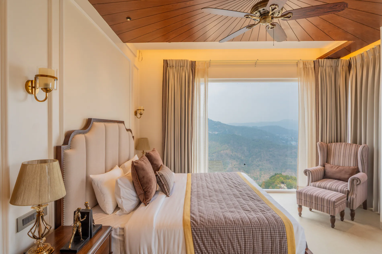 ELIVAAS Prive The Royce Orchid Luxe 4 BHK Hilltop Villa With Steam Room, Pvt Pool & 360 Hill Views 20/40