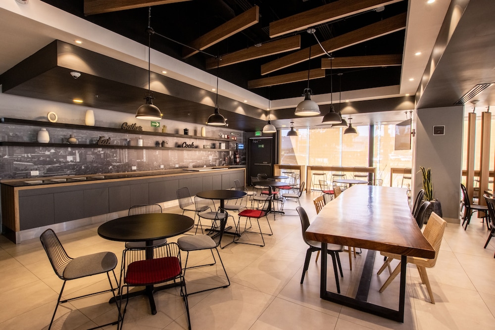 Ibis Tijuana 38/50