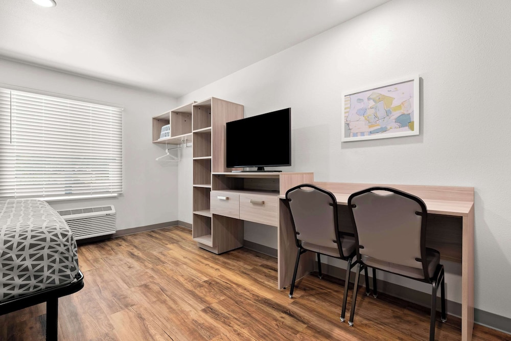 WoodSpring Suites Huntsville - Research Park 33/40