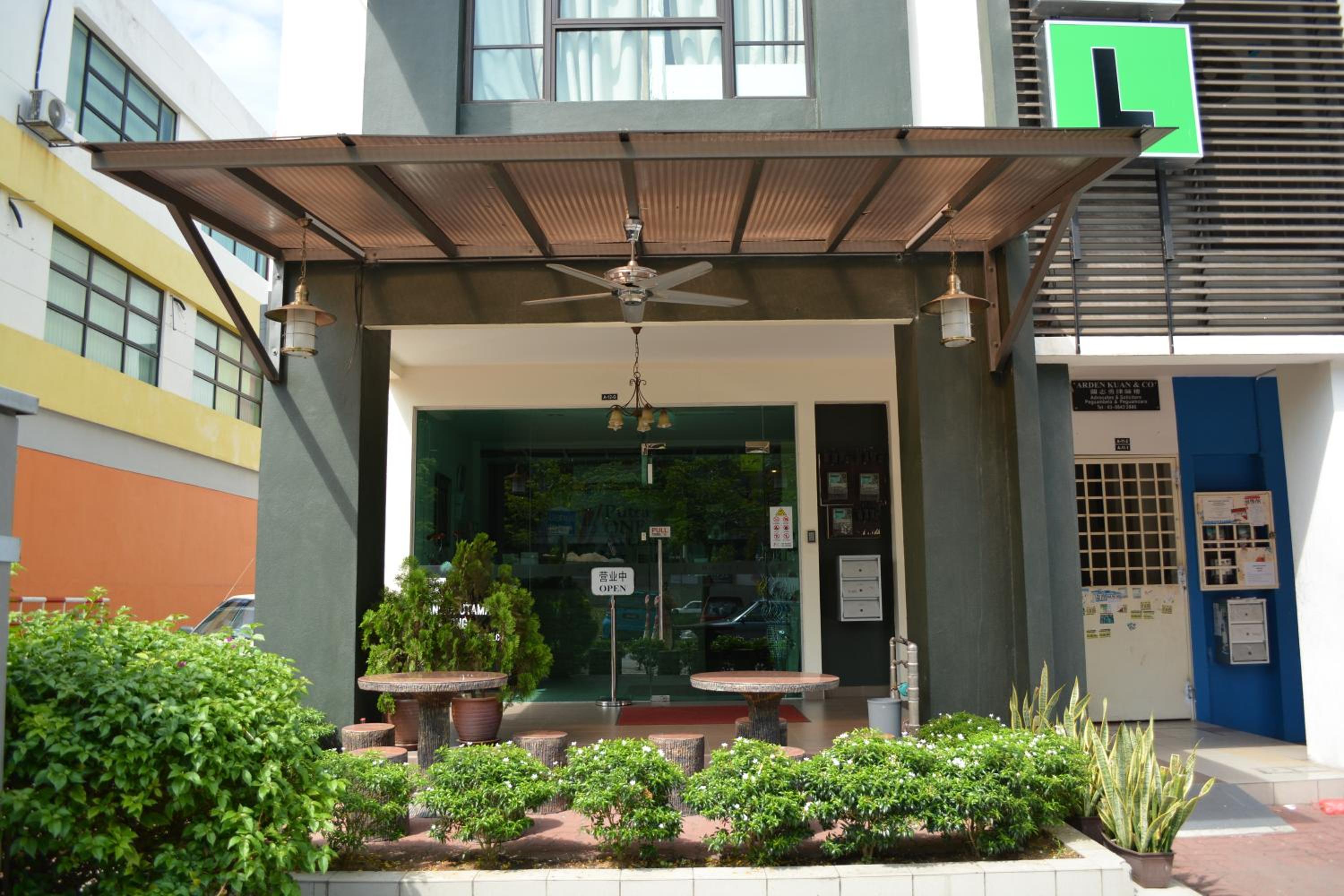 Putra One Avenue Hotel 5/51