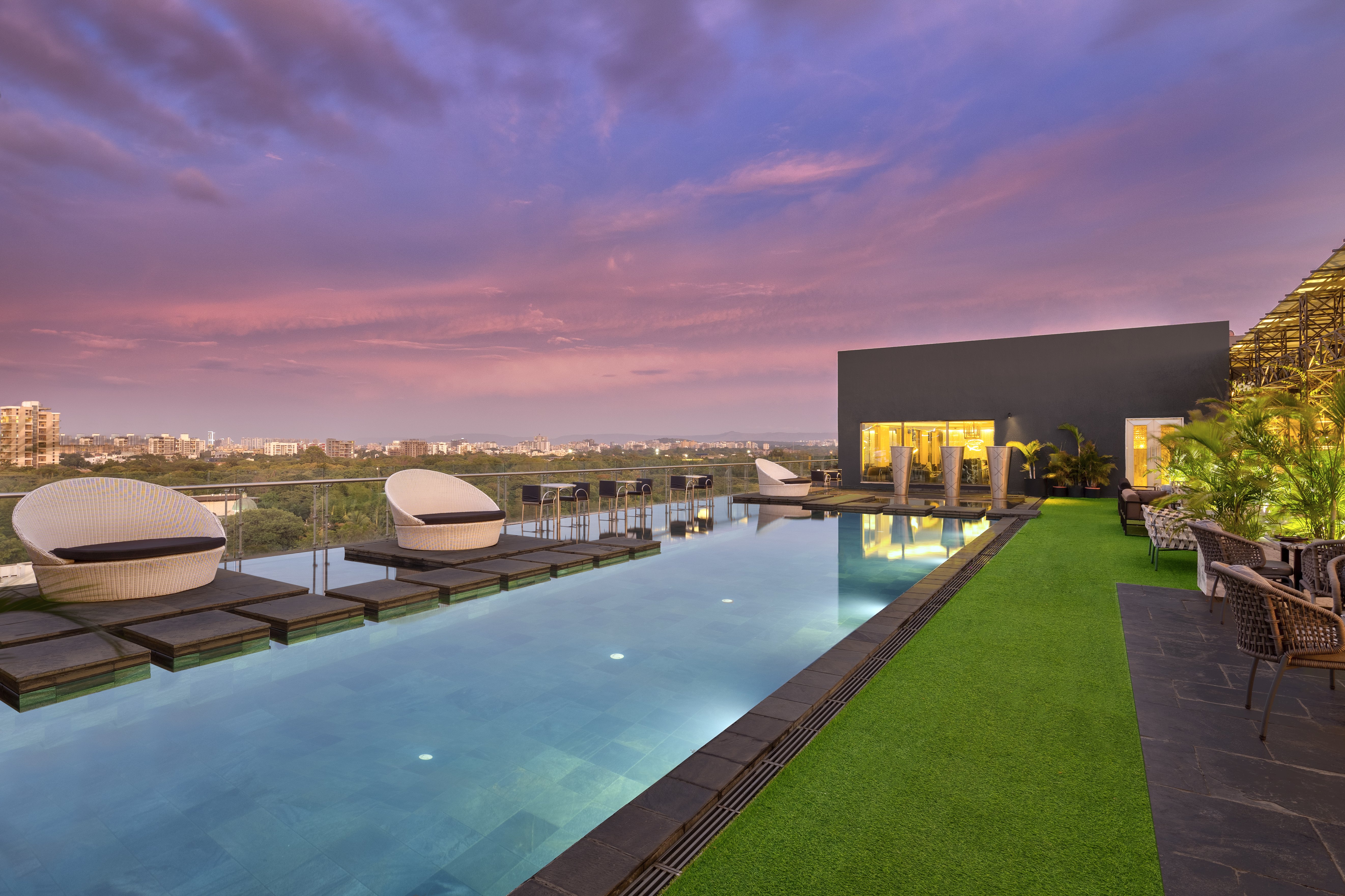 The O Hotel 45/50