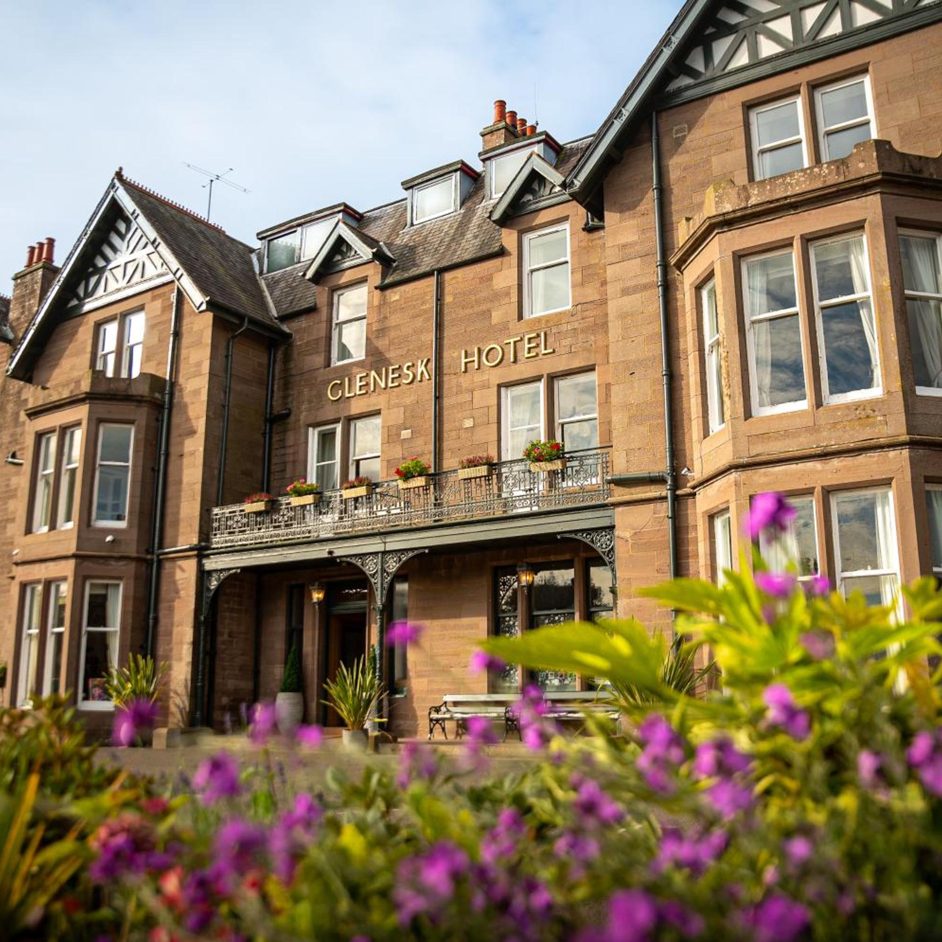 Glenesk Hotel 1/50