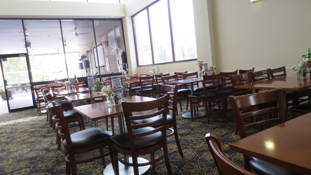Amaroo Hotel 31/41