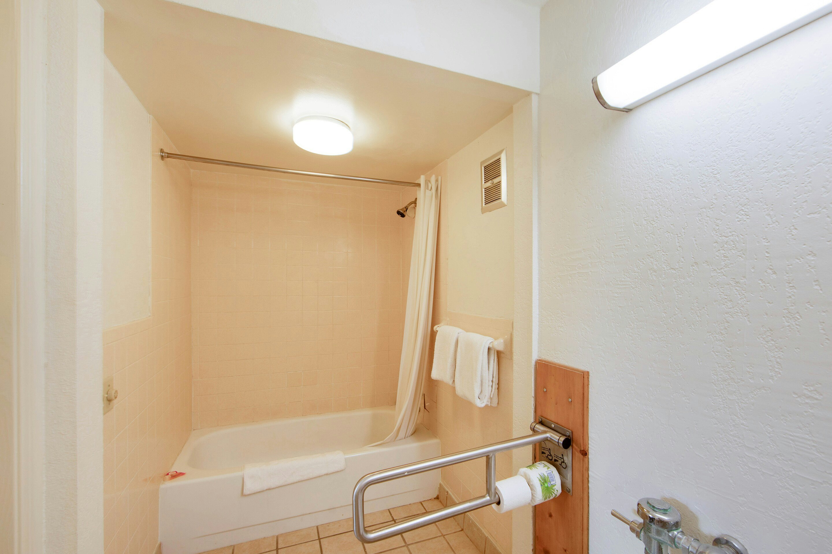 غرفة بسريرين كوين للمدخنين، OYO Hotel Doswell Kings Dominion 7/7