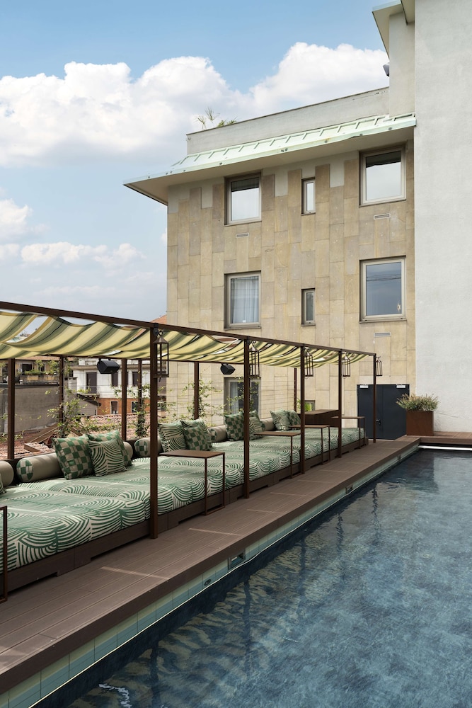 Radisson Collection Hotel, Santa Sofia Milan 40/46